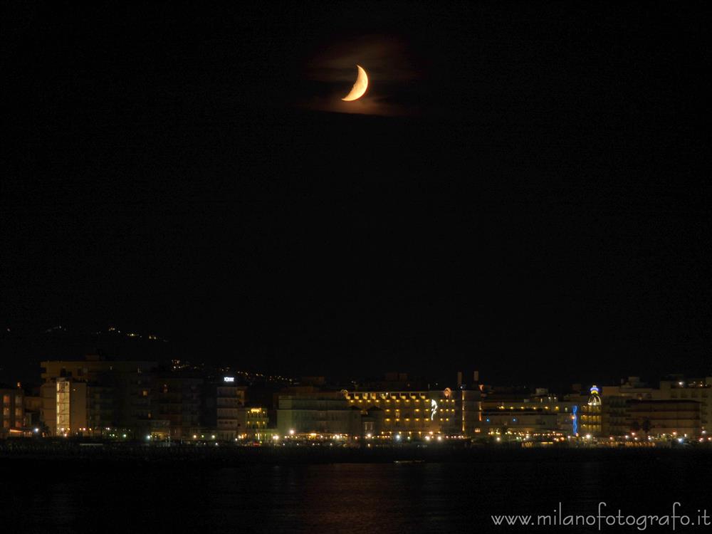 Cattolica (Rimini) - La luna che si riflette sul mare di Cattolica